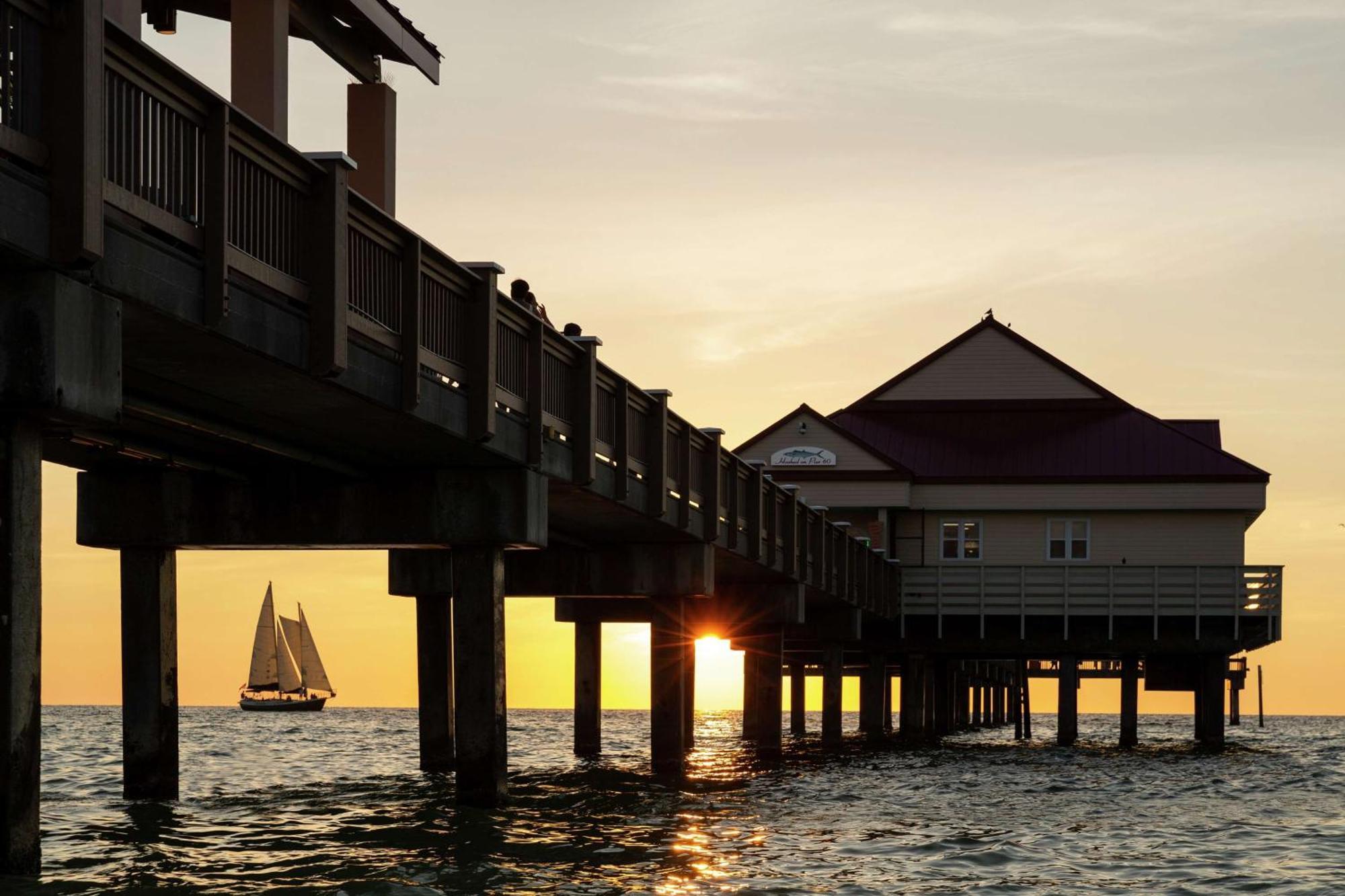 Hilton Clearwater Beach Resort & Spa Exterior foto